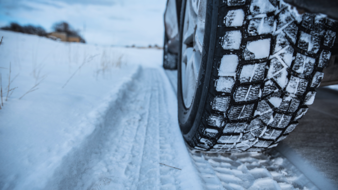 Winterreifen aus dem Netz: Wann der Widerruf gilt und wann Wertersatz droht